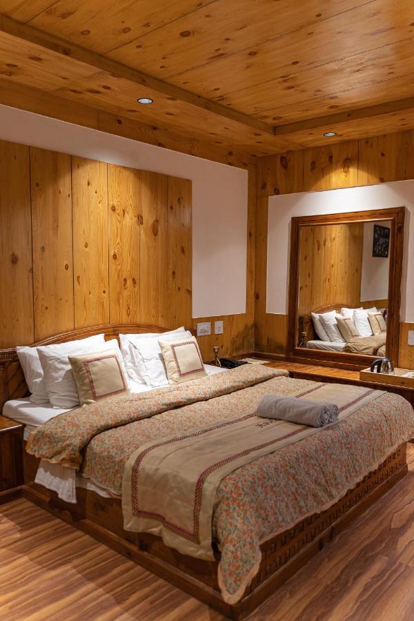 The Conifer Otel Manāli Dış mekan fotoğraf