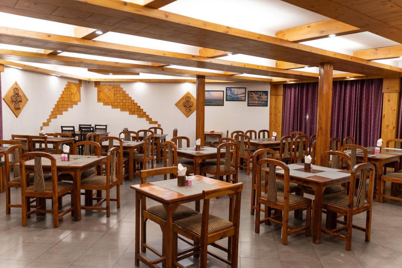 The Conifer Otel Manāli Dış mekan fotoğraf