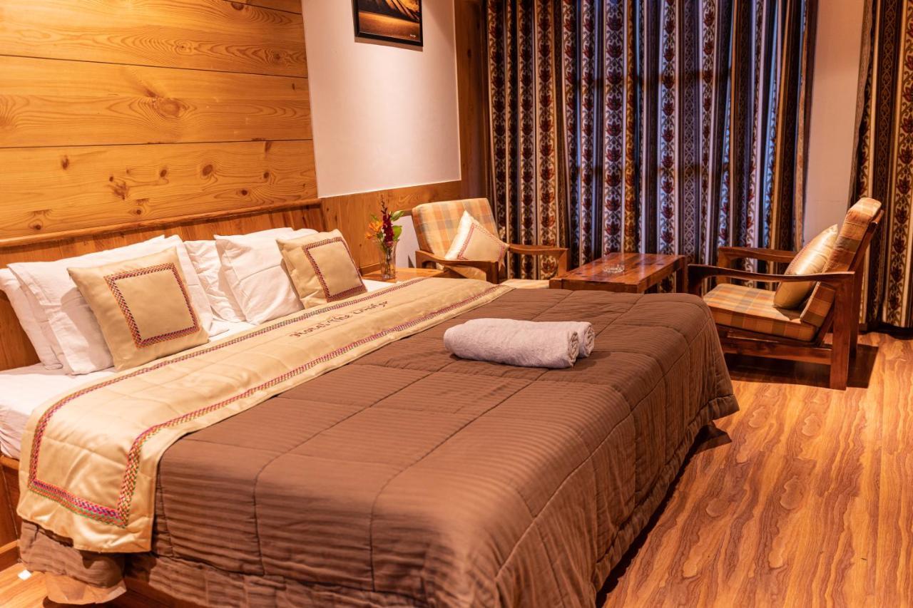 The Conifer Otel Manāli Dış mekan fotoğraf