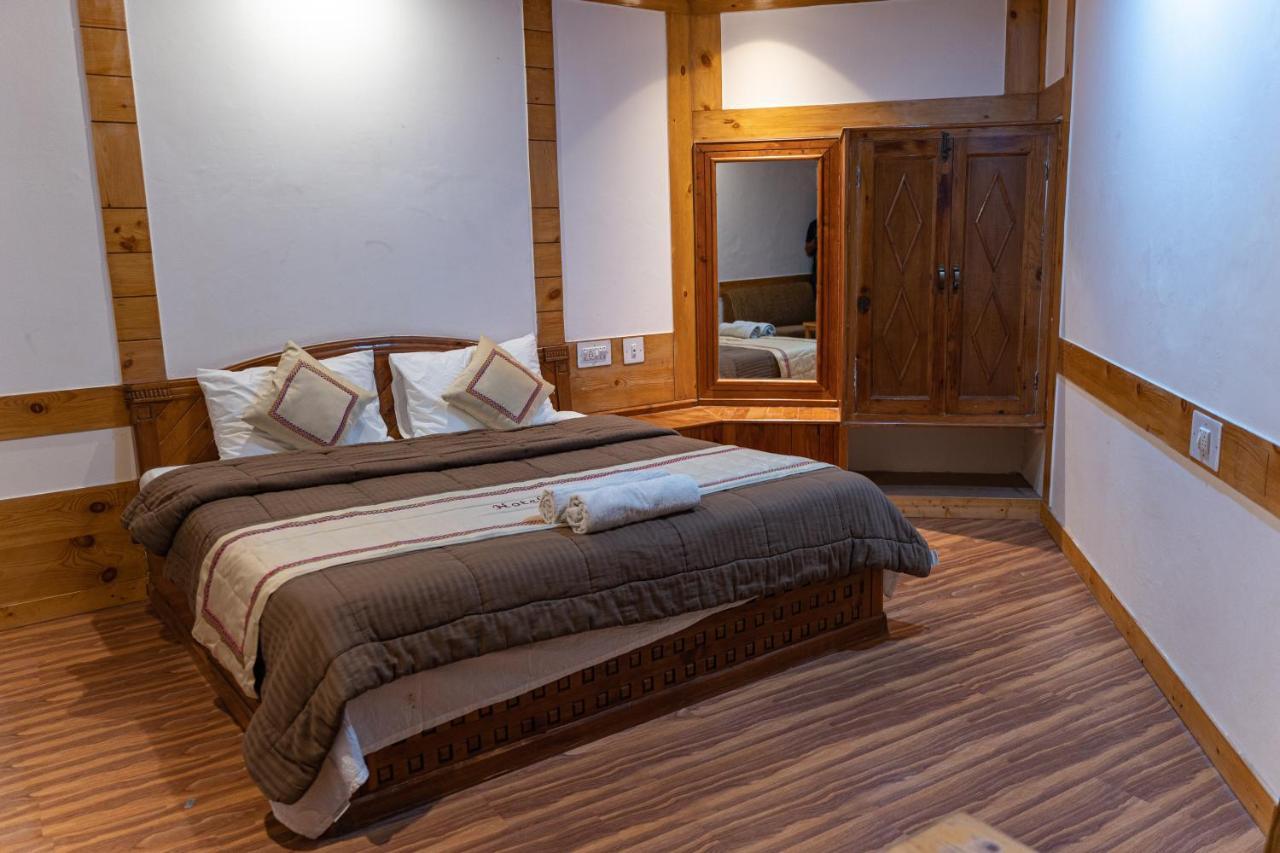 The Conifer Otel Manāli Dış mekan fotoğraf