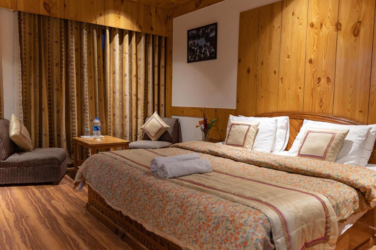The Conifer Otel Manāli Dış mekan fotoğraf