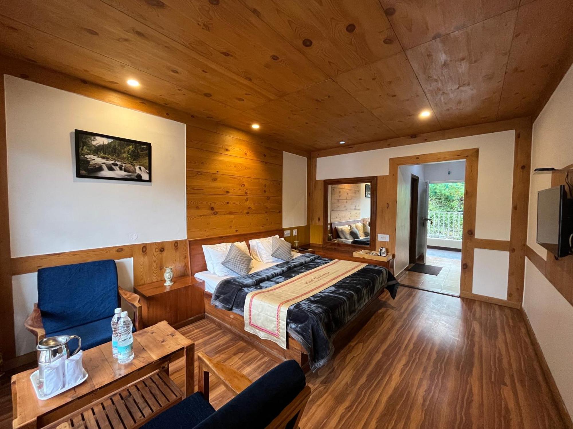 The Conifer Otel Manāli Dış mekan fotoğraf